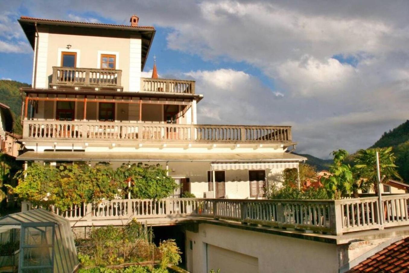 Stylish Penthouse With Large Terrace Apartment Most Na Soci Bagian luar foto